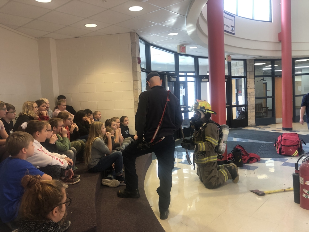 QEM firefighters come to Grafton.Elementary